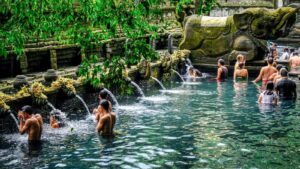 tirta-empul-temple5-1600x900