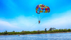 water-sport-parasailing-1-1600X900